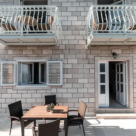 - Happy Apartment Babina